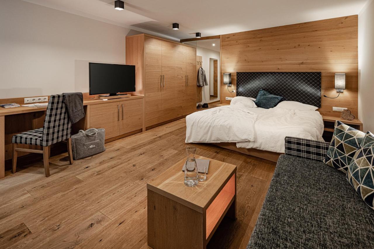 Hotel Panoramahotel Huberhof 4*